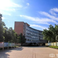 成都龙泉中学,砥砺前行，培育未来栋梁